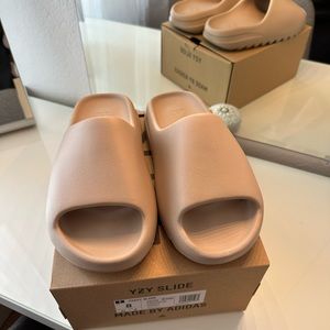 Yeezy Slides - Pure